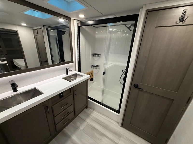 2025 GRAND DESIGN SOLITUDE 382WB R