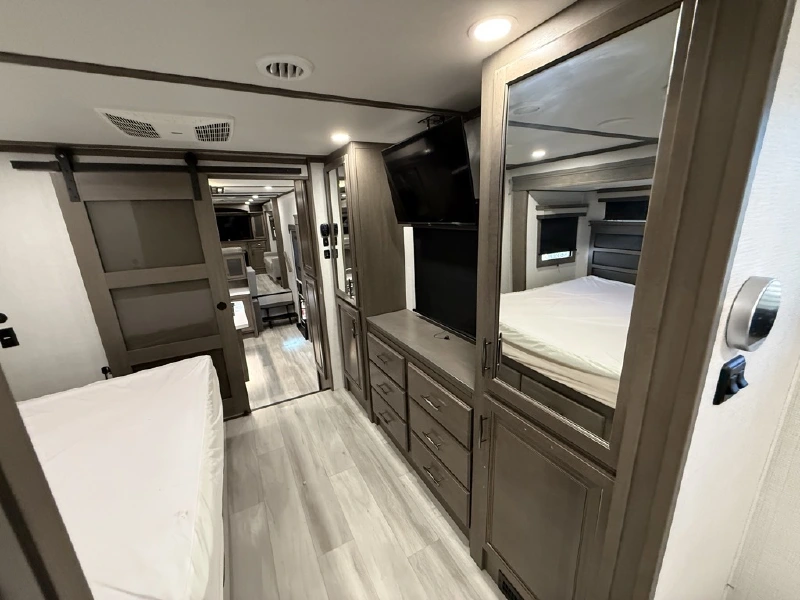 2025 GRAND DESIGN SOLITUDE 382WB R