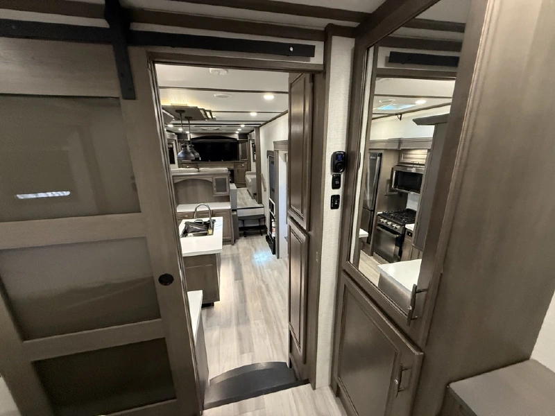 2025 GRAND DESIGN SOLITUDE 382WB R