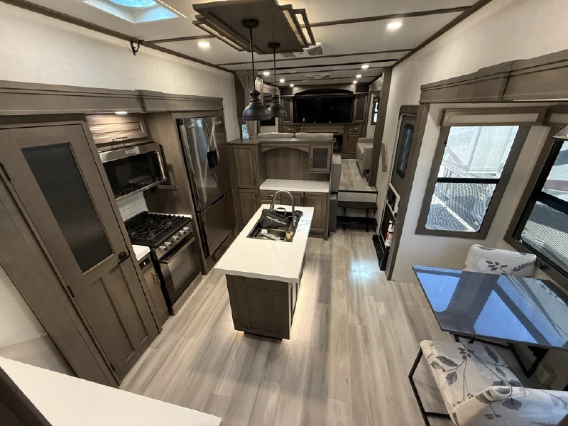 2025 GRAND DESIGN SOLITUDE 382WB R