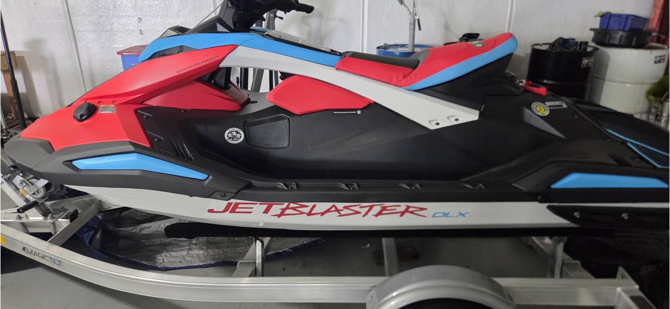 A photo of this 2025 Yamaha WAVERUNNER JETBLASTER DLX 2-UP