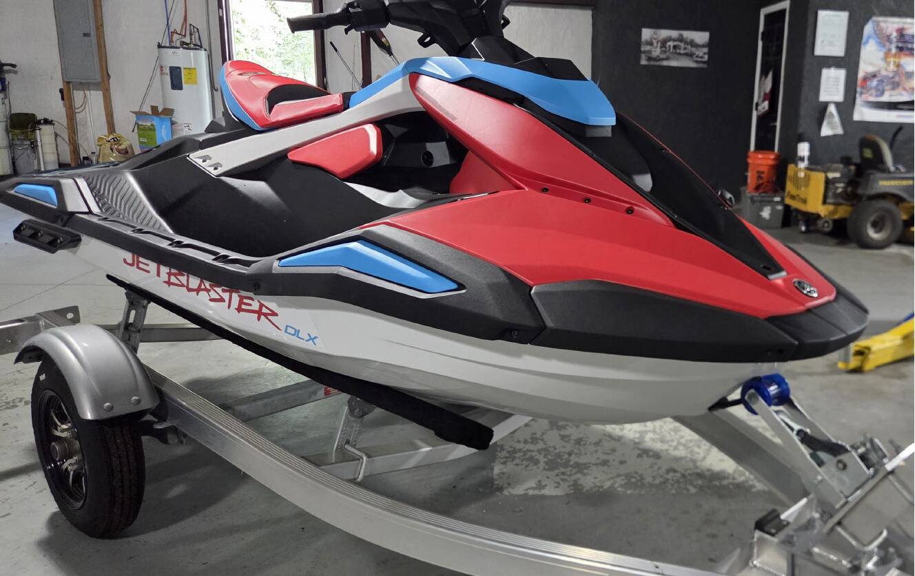 A photo of this 2025 Yamaha WAVERUNNER JETBLASTER DLX 2-UP