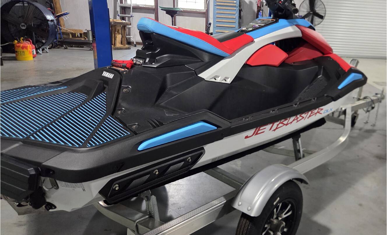 A photo of this 2025 Yamaha WAVERUNNER JETBLASTER DLX 2-UP