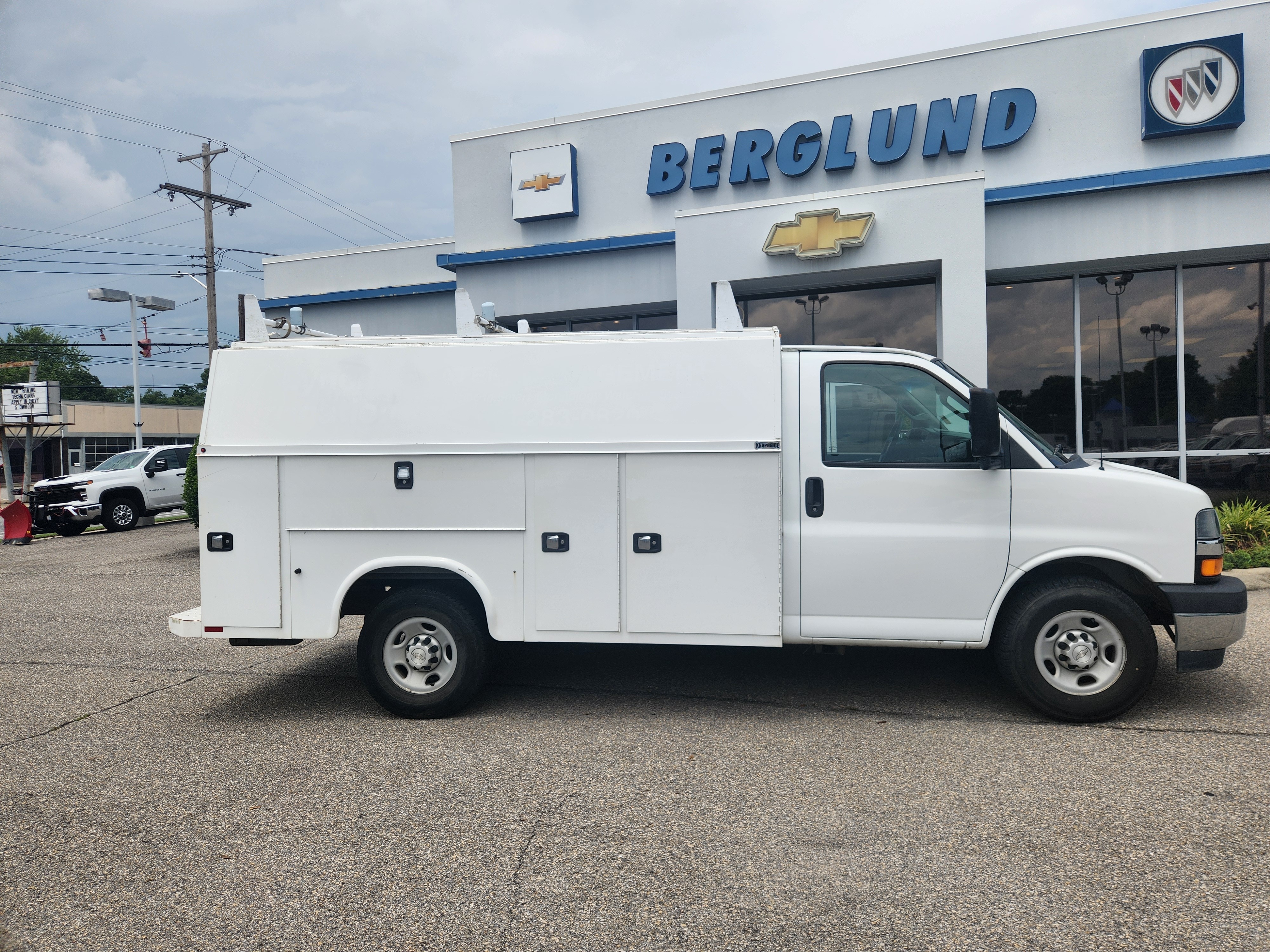 2017 CHEVROLET EXPRESS G3500 in Roanoke, VA