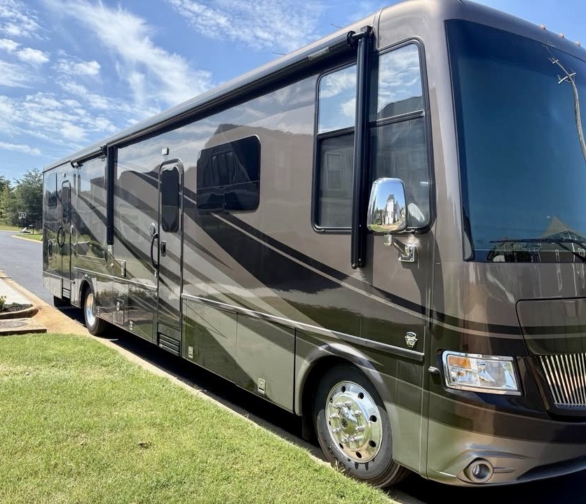 2018 Newmar CANYON STAR 3921 in willis TX