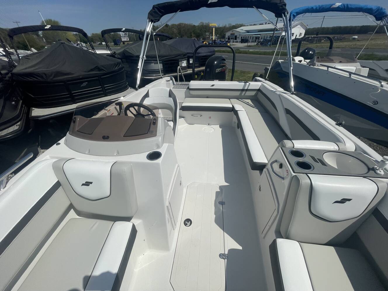 A photo of this 2026 Starcraft SVX 211 OB