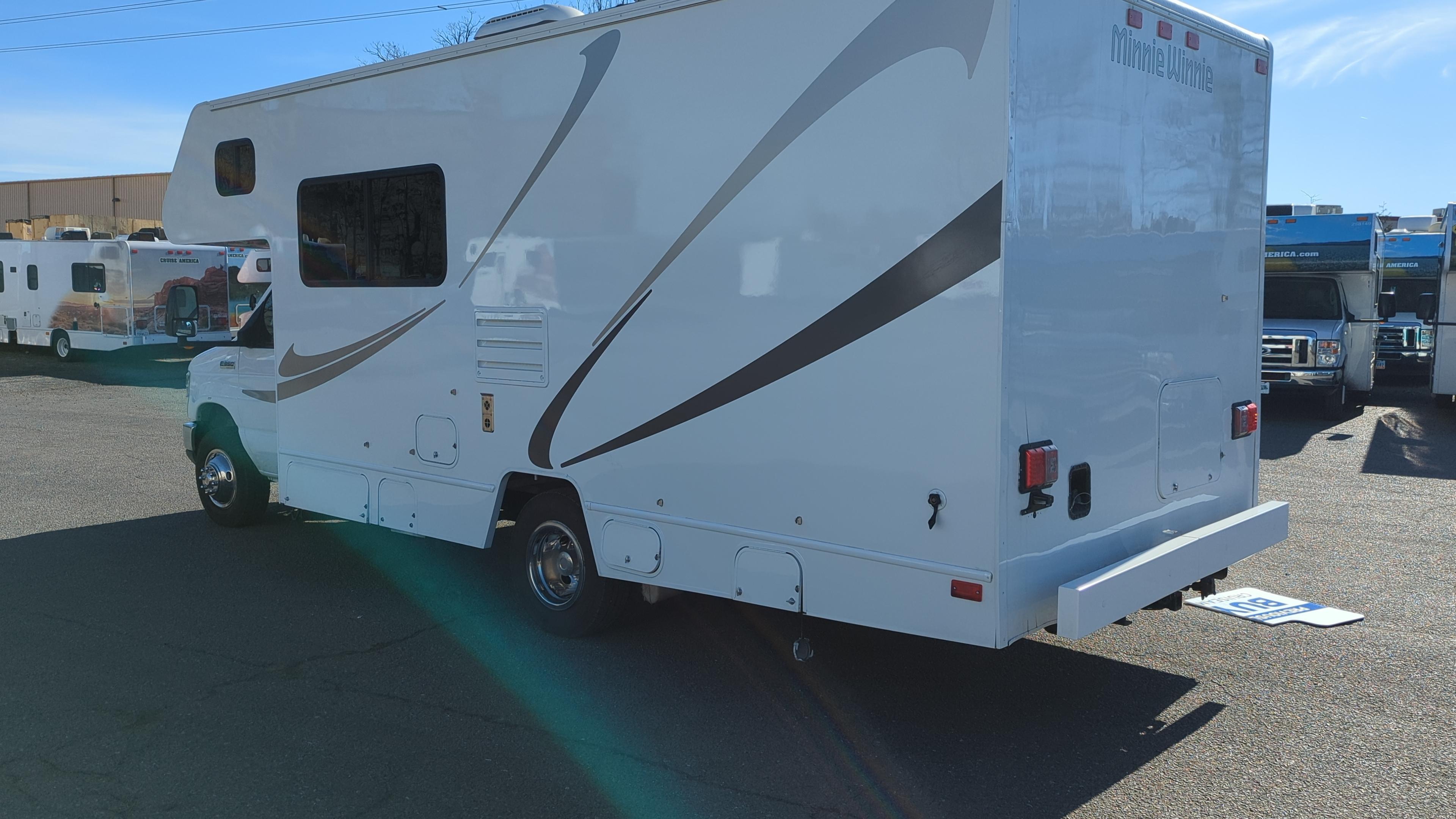 2021 Winnebago MINNIE WINNIE 325AR in warrenton VA