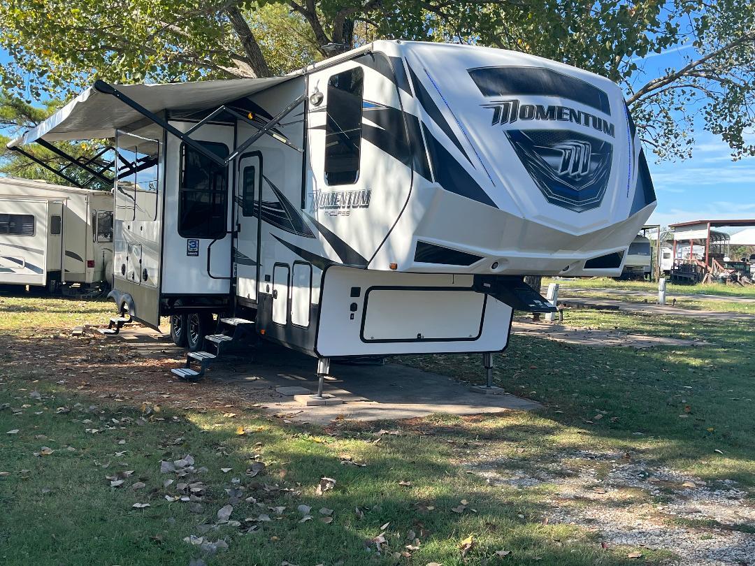 2017 Grand Design MOMENTUM M-CLASS 328M RV