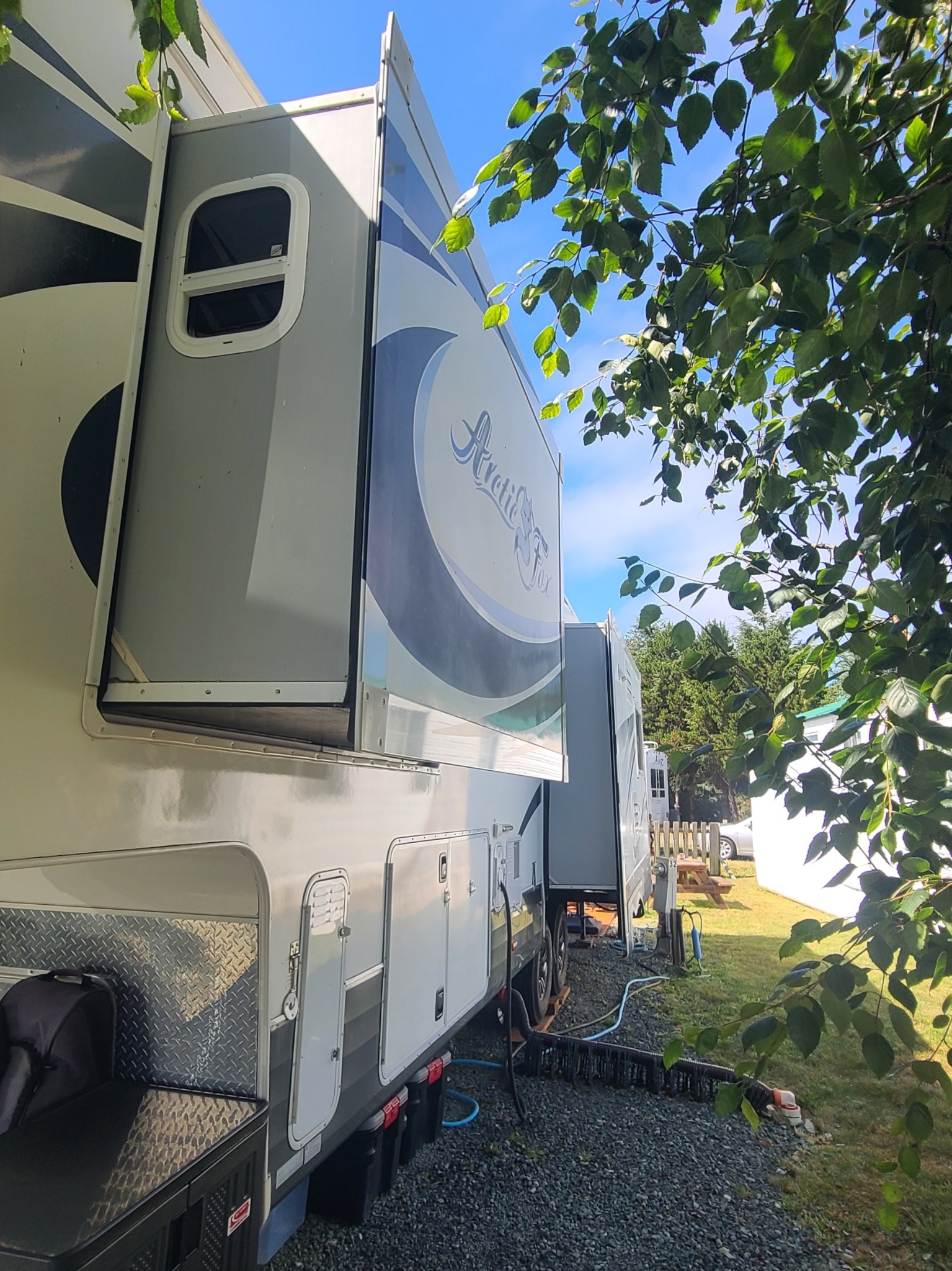 2015 Northwood Mfg ARCTIC FOX SILVER FOX 32 5M in bandon OR