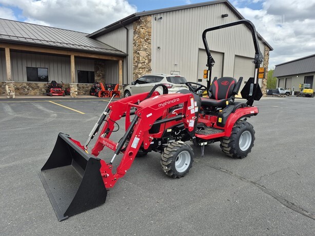 2026 Mahindra 1120 20HP HST 4WD Sub-Compact Tractor w/Loader in Chippewa Falls, WI