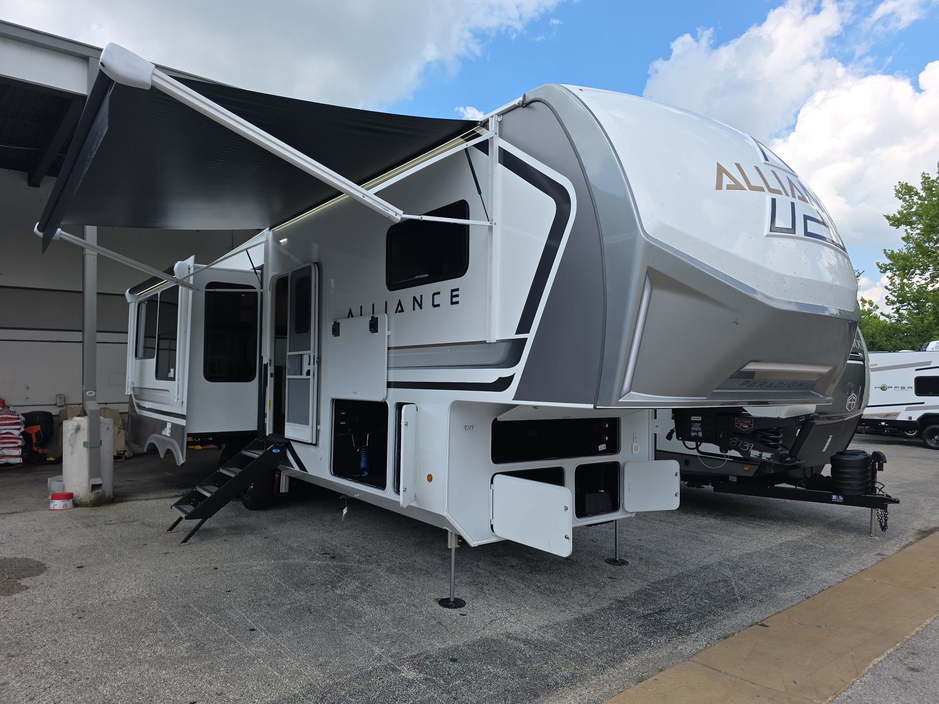 2027 Alliance Rv Paradigm 310RL in eureka MO