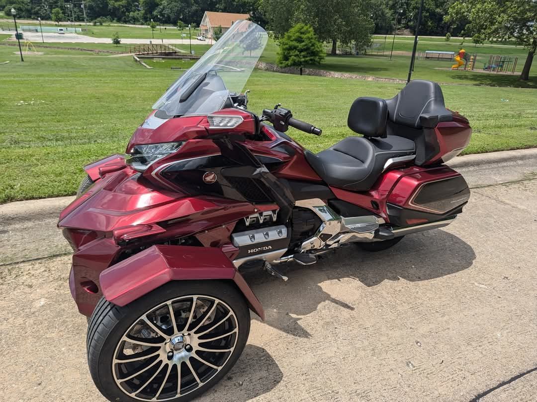 2018 Honda GOLD WING TOUR AIRBAG AUTOMATIC DCT TOUR AIRBAG AUTOMATIC DCT in Dawson, IL