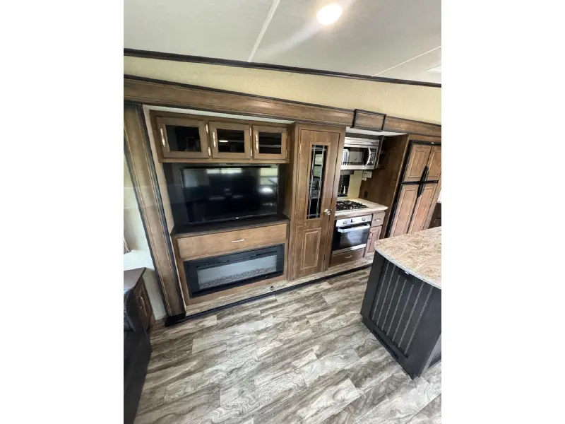 2019 GRAND DESIGN REFLECTION 303RLS