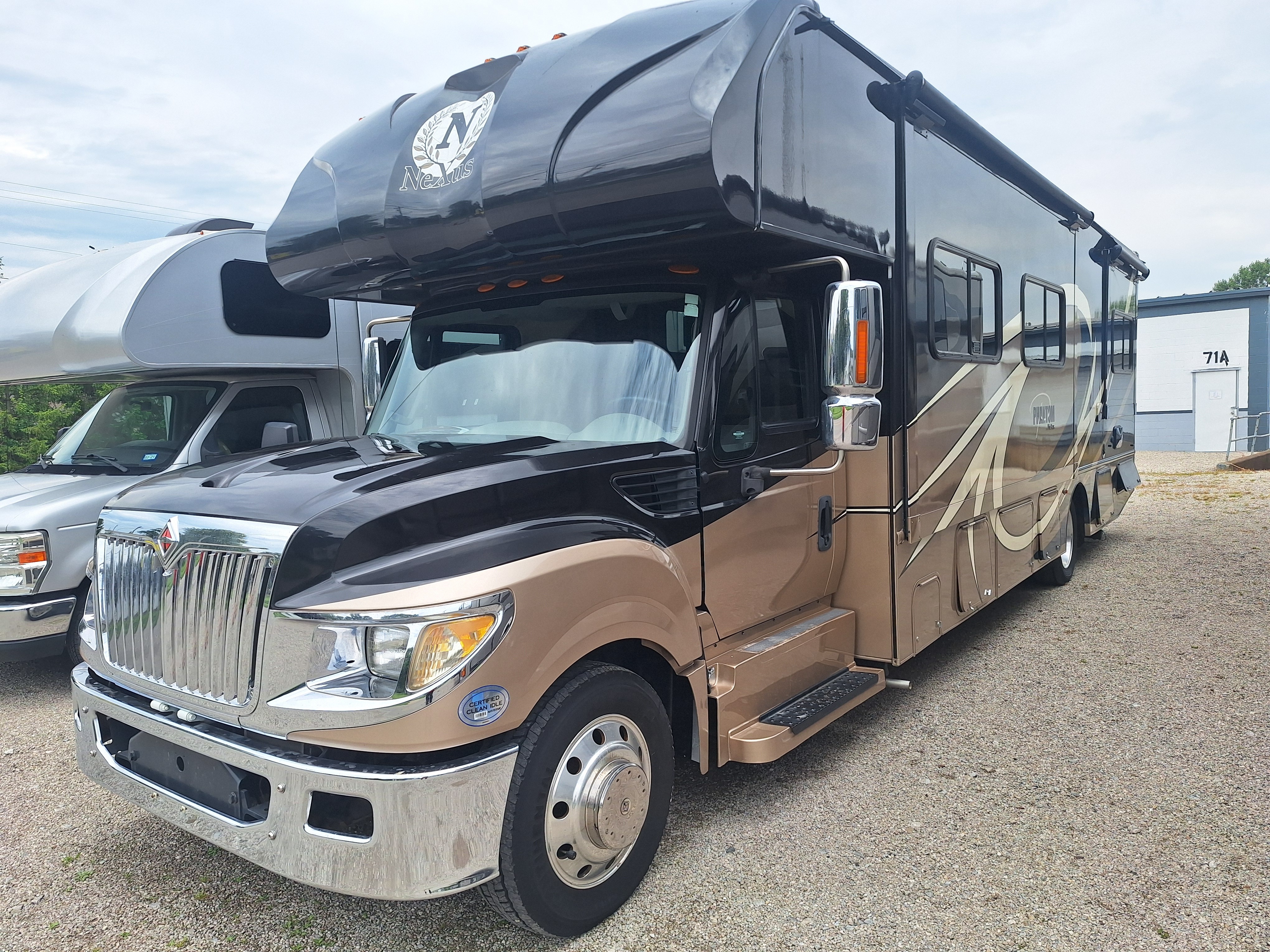 2016 Nexus PHANTOM 325C in norwalk OH