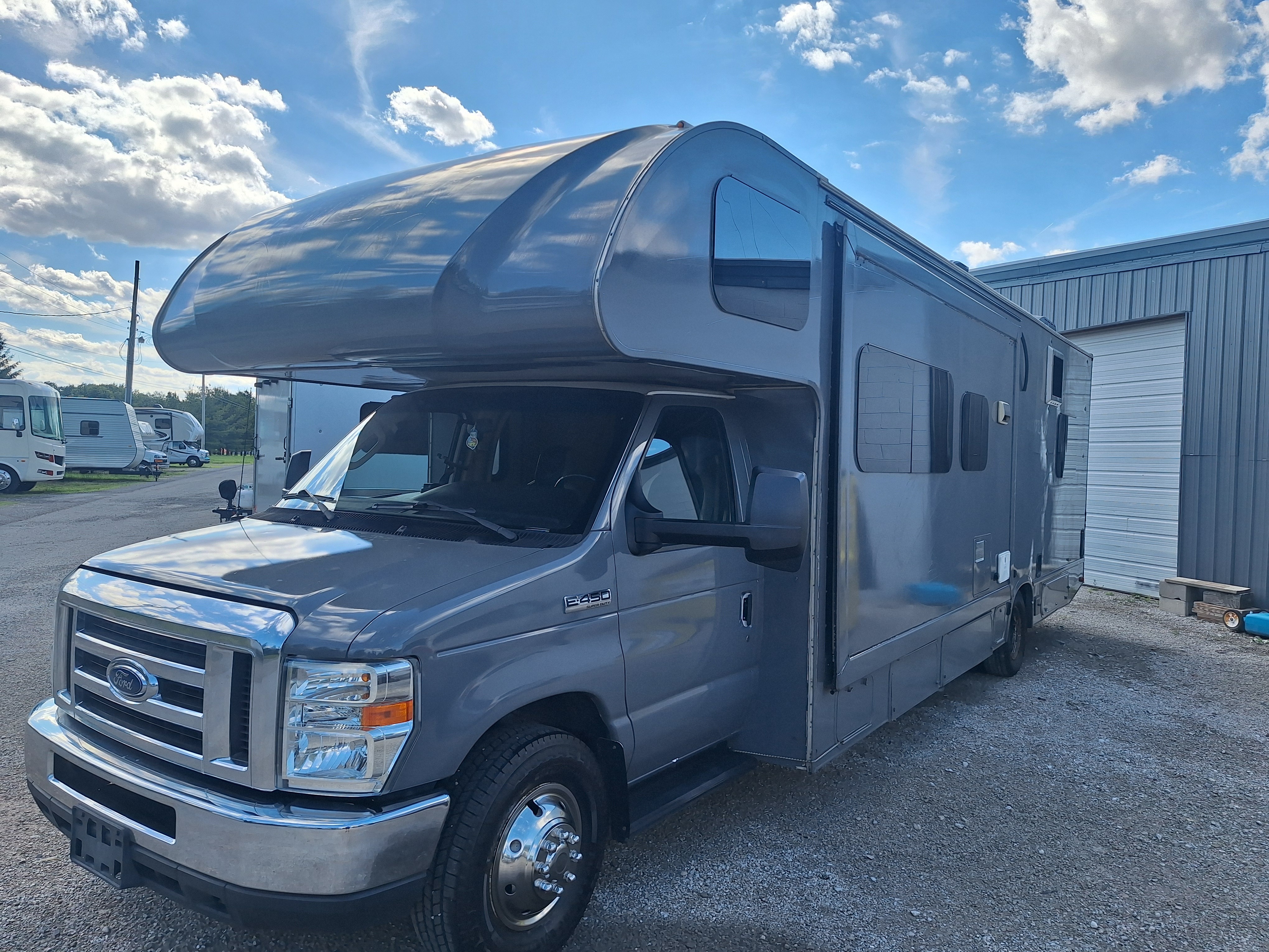 2017 Thor Motor Coach OUTLAW 29H in norwalk OH