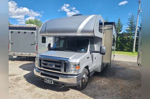 2017 Thor Motor Coach OUTLAW 29H in norwalk OH