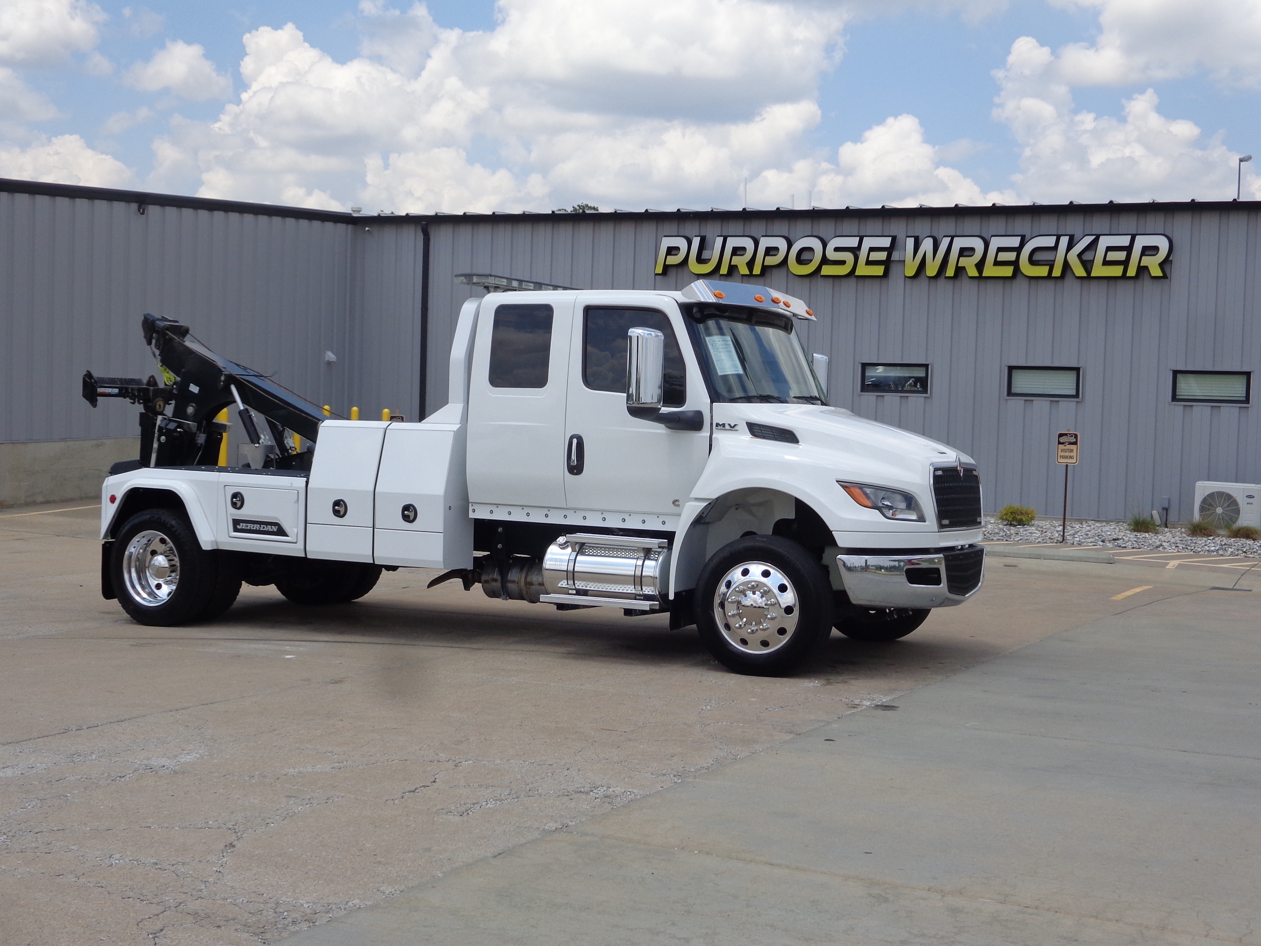 2025 INTERNATIONAL MV607 in Wentzville, MO