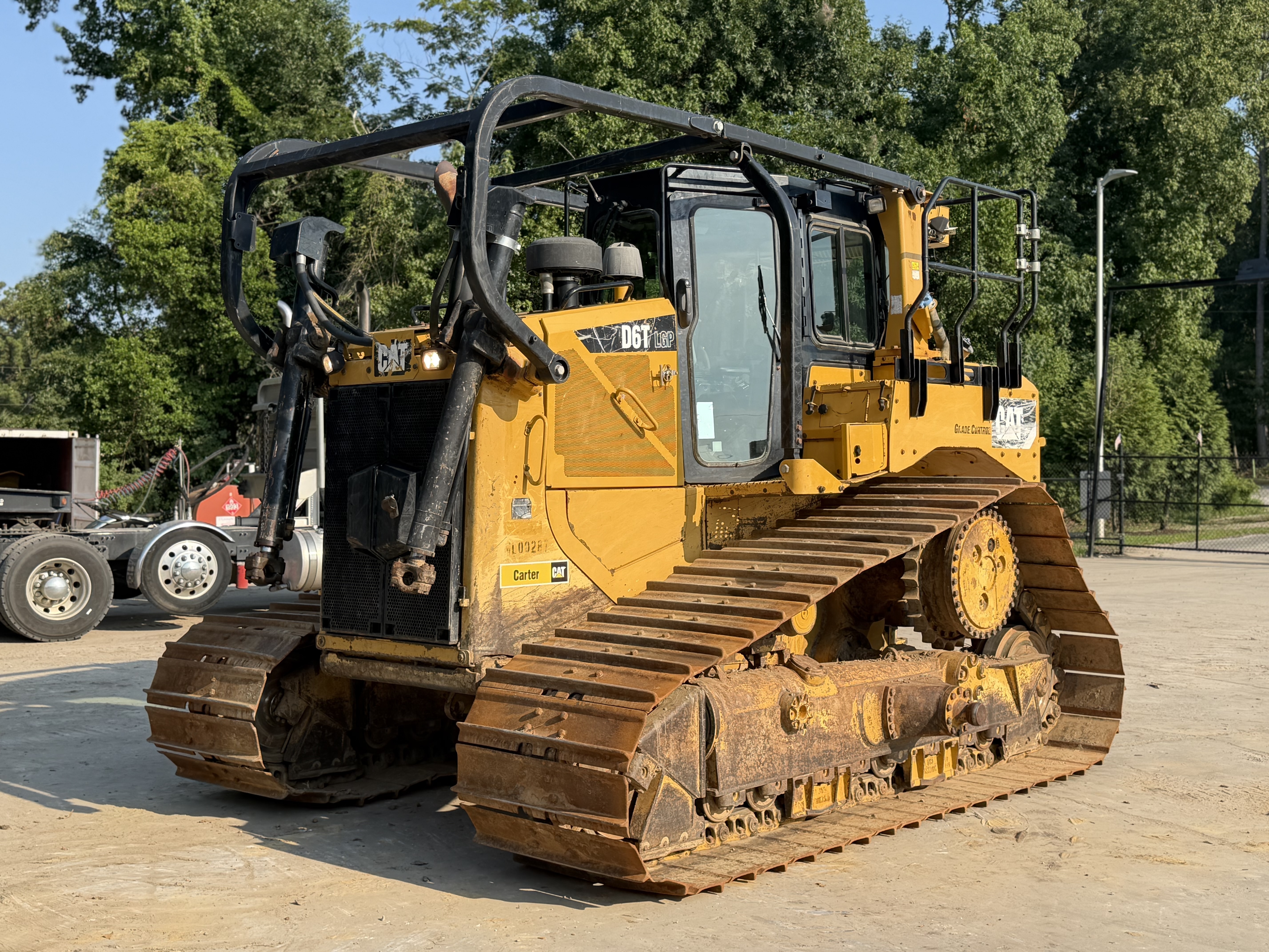 2018 CATERPILLAR D6T LGP in Leland, NC