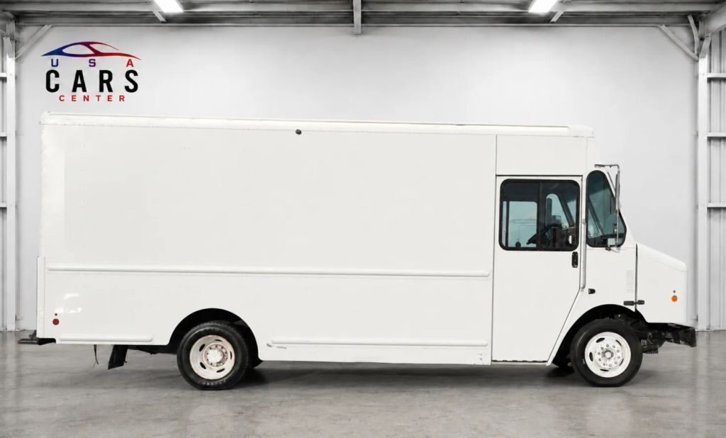 2021 FORD F59 in Langhorne, PA