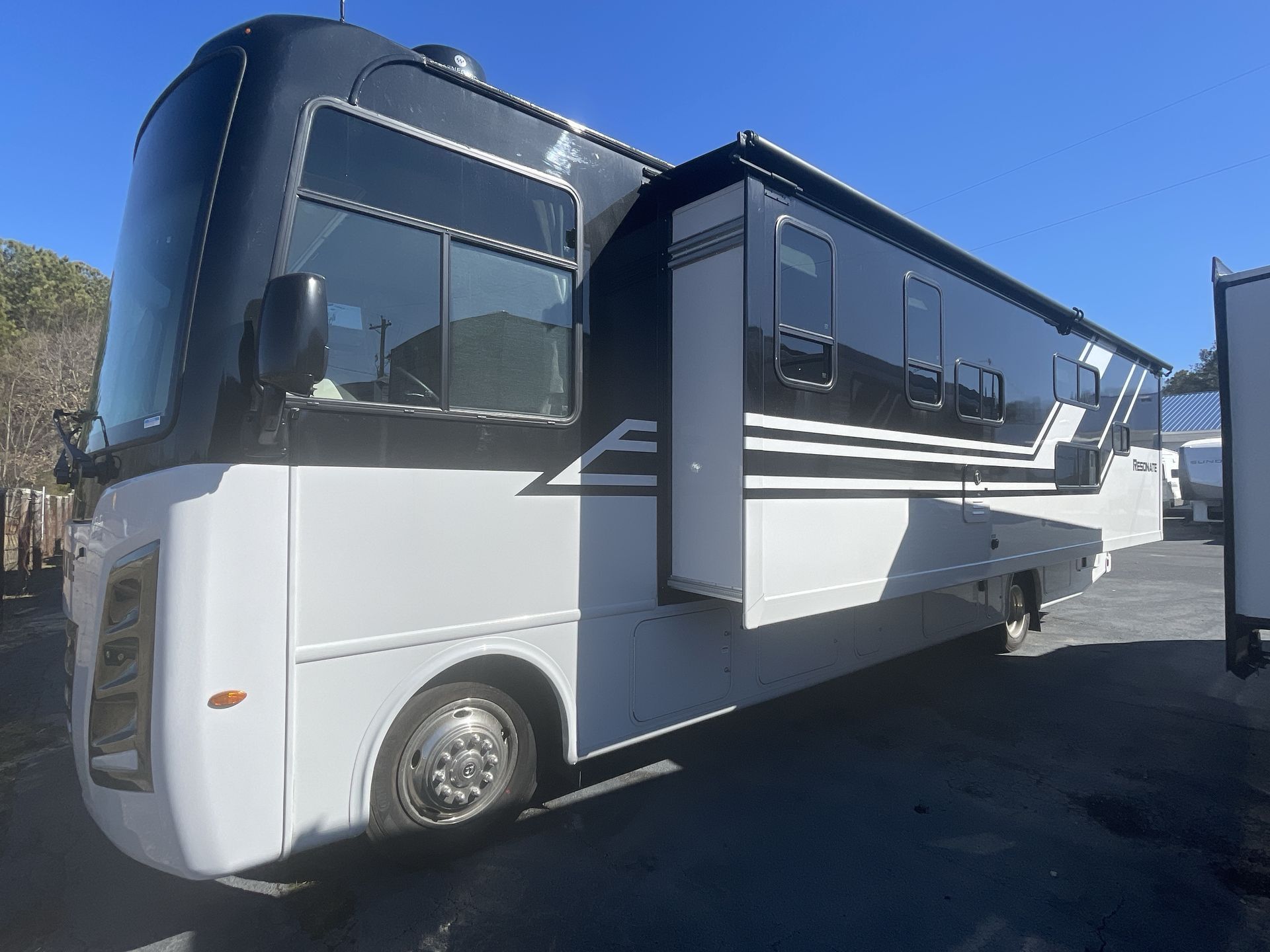 2026 Thor Motor Coach Resonate 32B in buford GA