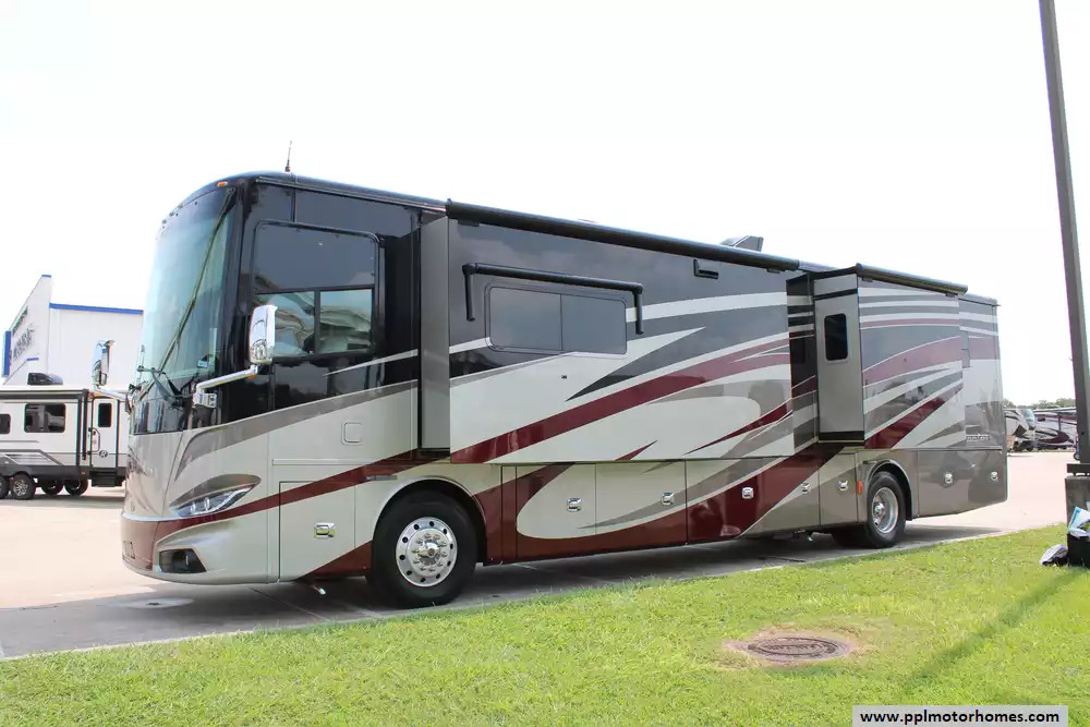 2017 Tiffin Phaeton Xsh 40IH in houston TX