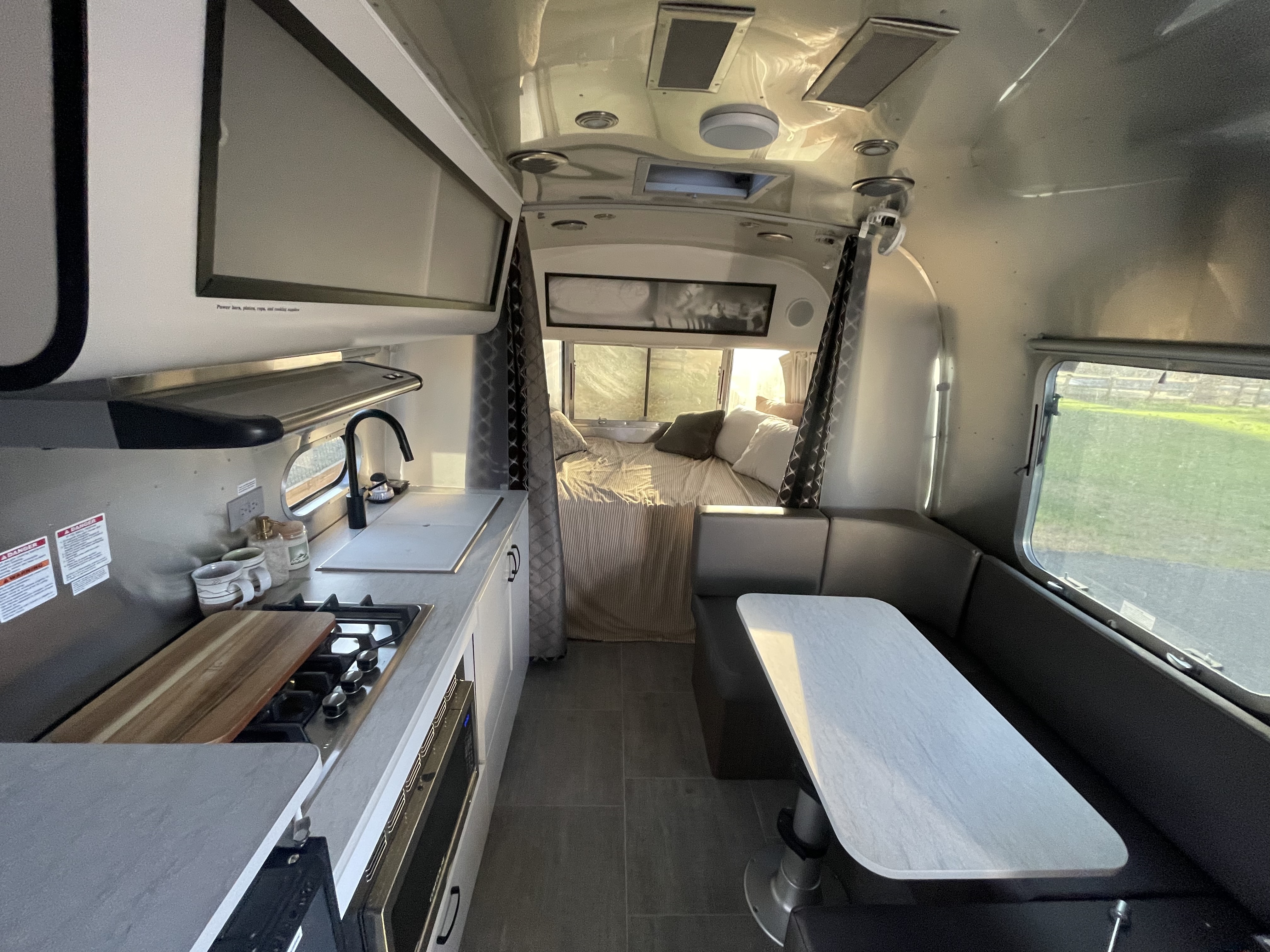 2020 Airstream CARAVEL 22FB in bend OR