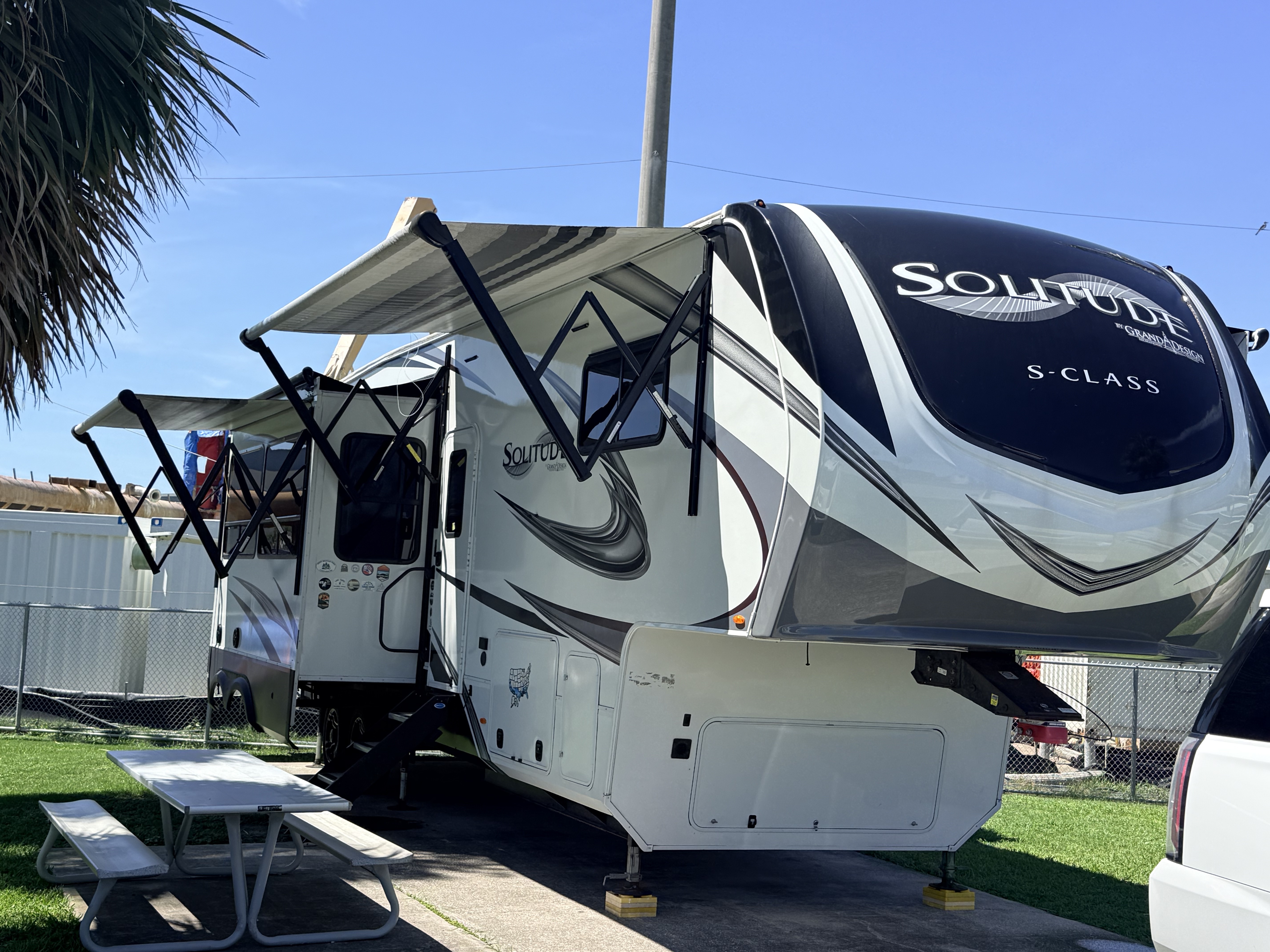 2021 Grand Design SOLITUDE S-CLASS 3740BH-R RV