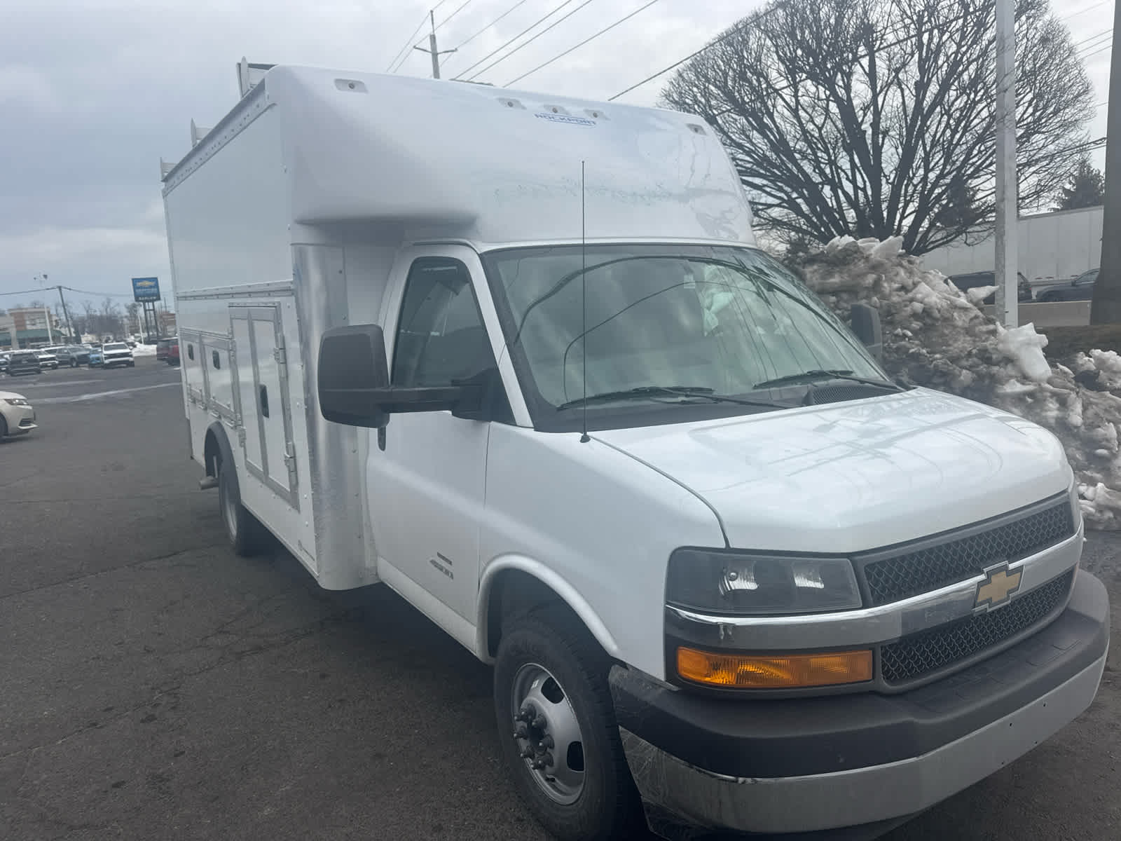 2025 CHEVROLET Express 4500 in Riverside, NJ