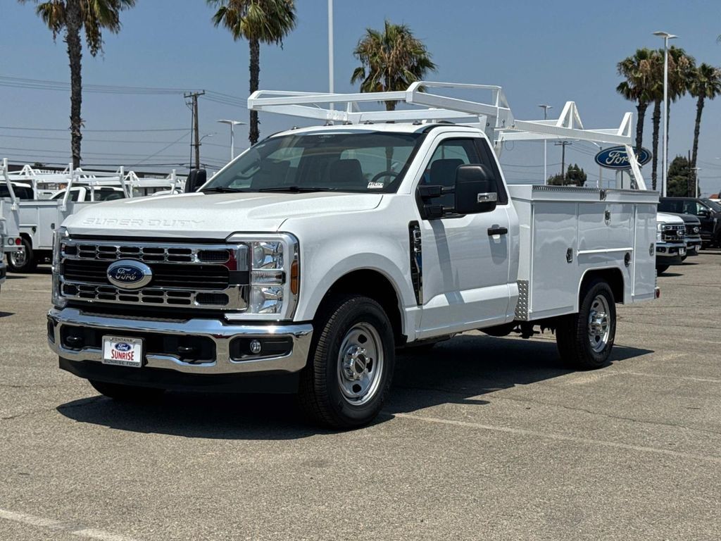 2025 FORD F350 in Fontana, CA