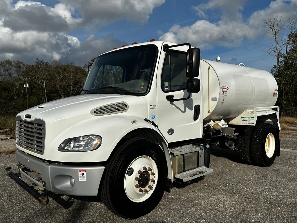 2020 FREIGHTLINER BUSINESS CLASS M2 106 in Mobile, AL