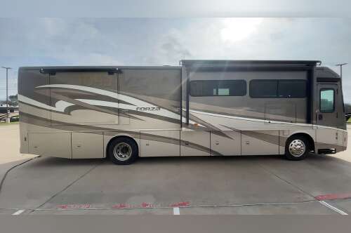 2016 Winnebago FORZA 36G in cleburne TX