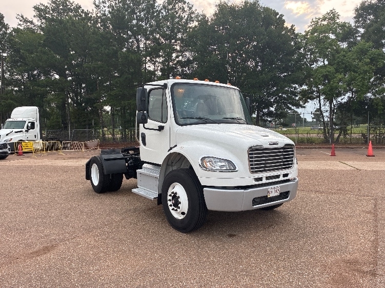 2021 FREIGHTLINER BUSINESS CLASS M2 106 in Jackson, MS