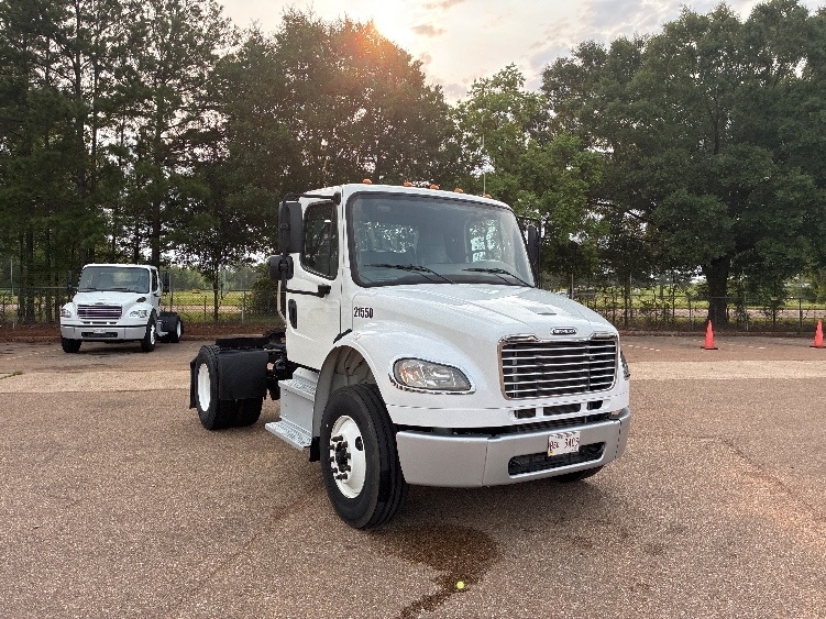 2021 FREIGHTLINER BUSINESS CLASS M2 106 in Jackson, MS