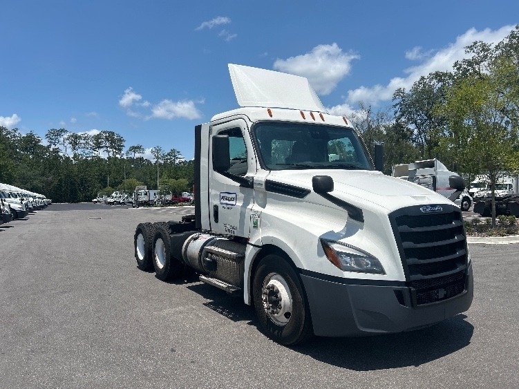 2021 FREIGHTLINER CASCADIA 126 in Jacksonville, FL