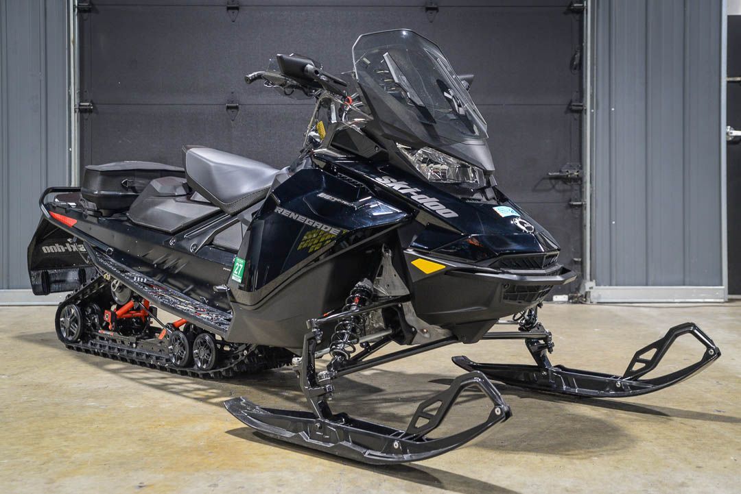 2022 Ski-Doo Renegade Adrenaline 850 E-TEC ES RipSaw 1.25 BASE in madison WI