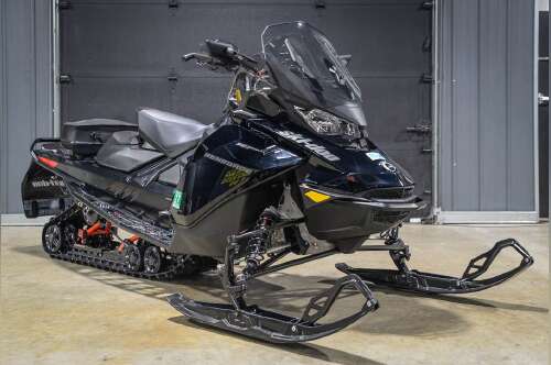 2022 Ski-Doo Renegade Adrenaline 850 E-TEC ES RipSaw 1.25 BASE in madison WI