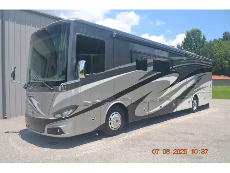 2017 Tiffin Motorhomes Phaeton 40 QBH
