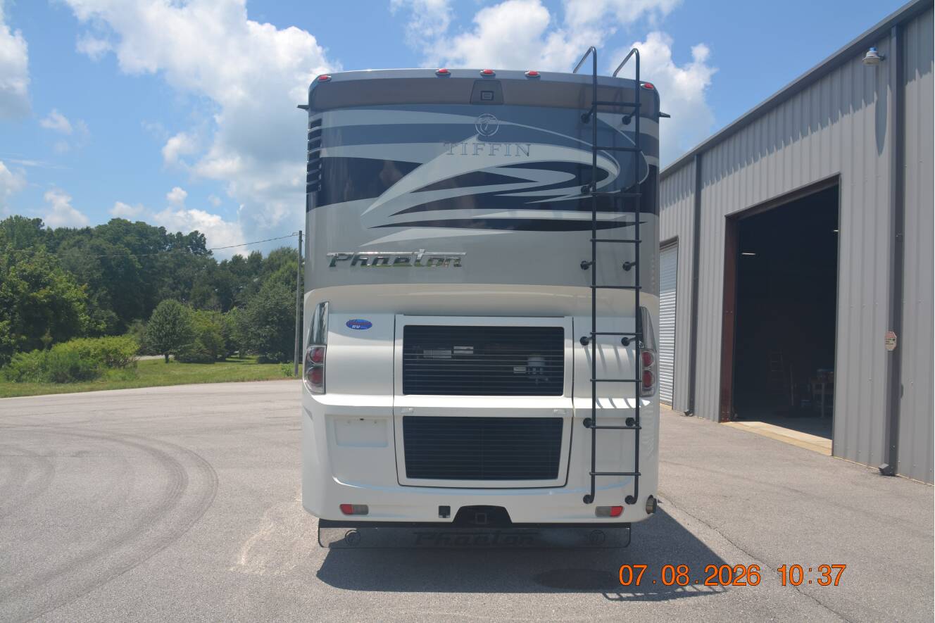 A photo of this 2017 Tiffin Motorhomes Phaeton 40 QBH