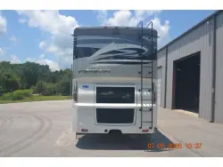 2017 Tiffin Motorhomes Phaeton 40 QBH
