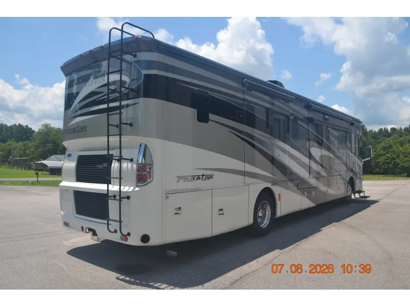 2017 Tiffin Motorhomes Phaeton 40 QBH