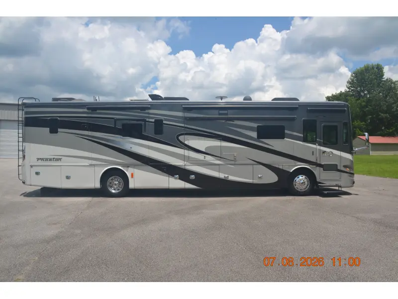 2017 Tiffin Motorhomes Phaeton 40 QBH