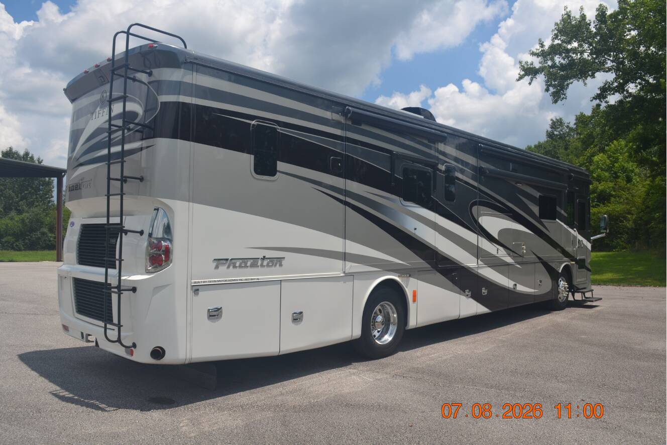 A photo of this 2017 Tiffin Motorhomes Phaeton 40 QBH