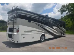 2017 Tiffin Motorhomes Phaeton 40 QBH