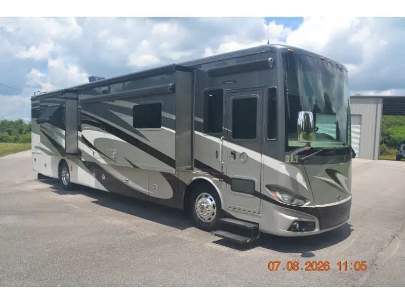2017 Tiffin Motorhomes Phaeton 40 QBH