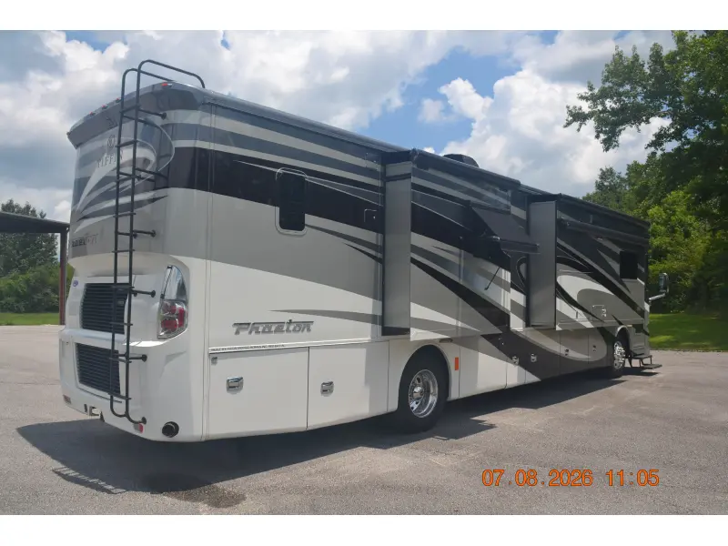 2017 Tiffin Motorhomes Phaeton 40 QBH