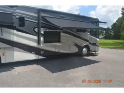 2017 Tiffin Motorhomes Phaeton 40 QBH