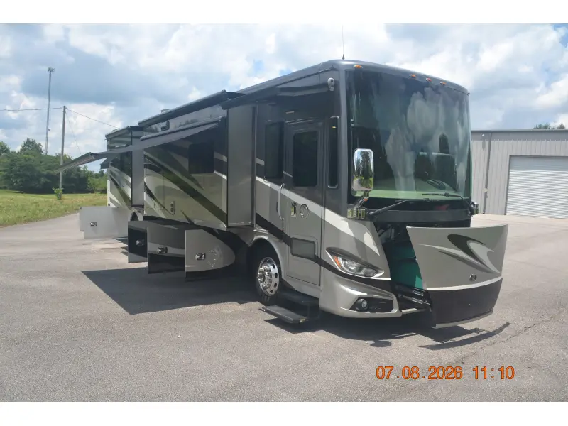 2017 Tiffin Motorhomes Phaeton 40 QBH