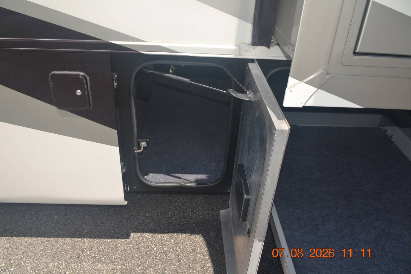 A photo of this 2017 Tiffin Motorhomes Phaeton 40 QBH
