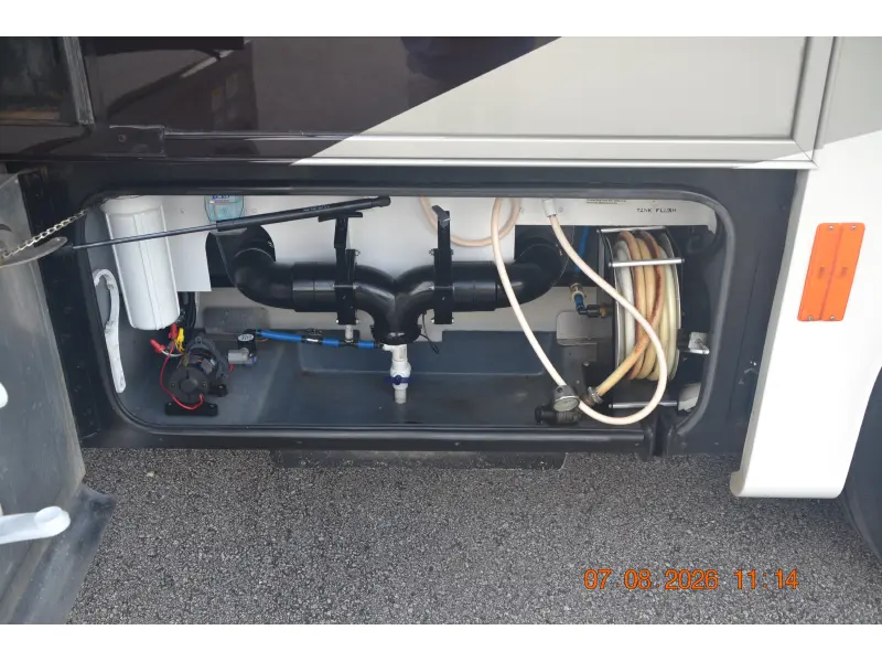 2017 Tiffin Motorhomes Phaeton 40 QBH