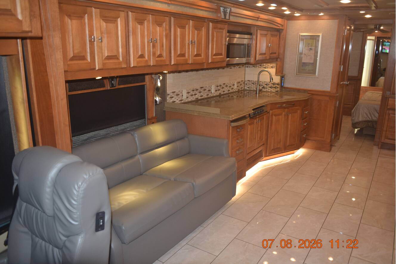 A photo of this 2017 Tiffin Motorhomes Phaeton 40 QBH
